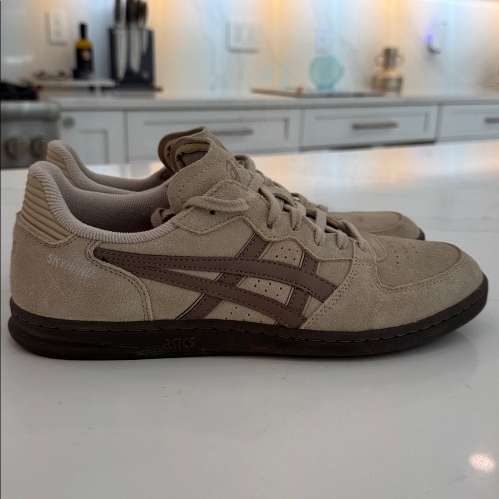 Asics  skyhand Tan and Dark Brown Sneakers